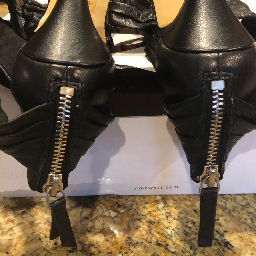 EUC LIKE NEW NINE WEST NWERLINA BLACK LEATHER STRAPPY HEELS IN BOX - Picture 2 of 15